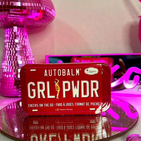 the balm GRL PWDR - Picture 1 of 4